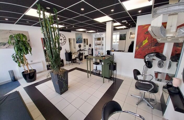 Immeuble composé d'un commerce et d'un appartement à vendre TROARN (14) — photo 2