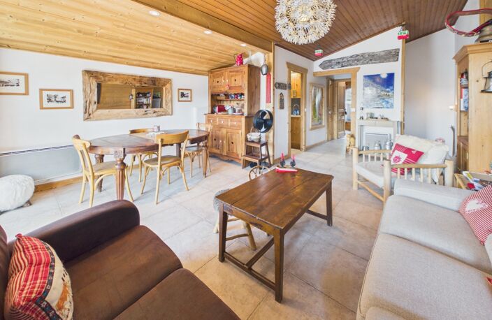 Haute Savoie (74), à vendre SAMOENS - Domaine skiable Grand Massif - Appartement T4 duplex — photo 3