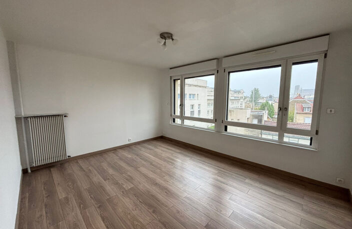Appartement à louer 3 pièces REIMS (51) — photo 2