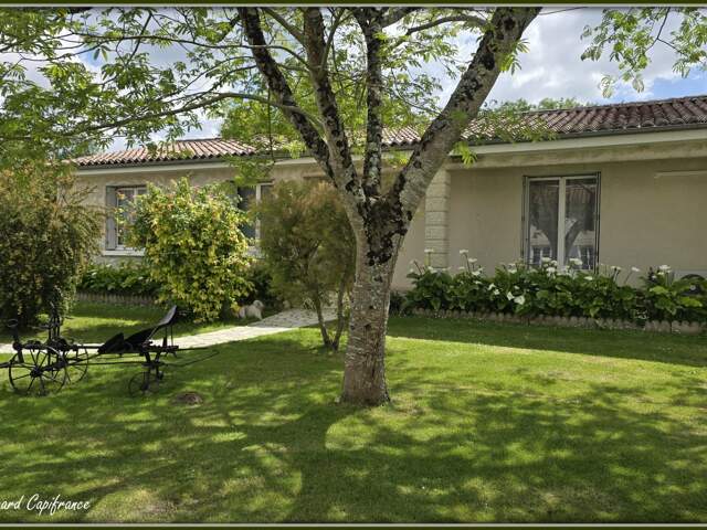 Maison AVEC CLIMATISATION à vendre 5 pièces VARAIZE (17)PLAIN PIED SUR 2383M² DE TERRAIN ENTIEREMENT CLOS — photo du bien