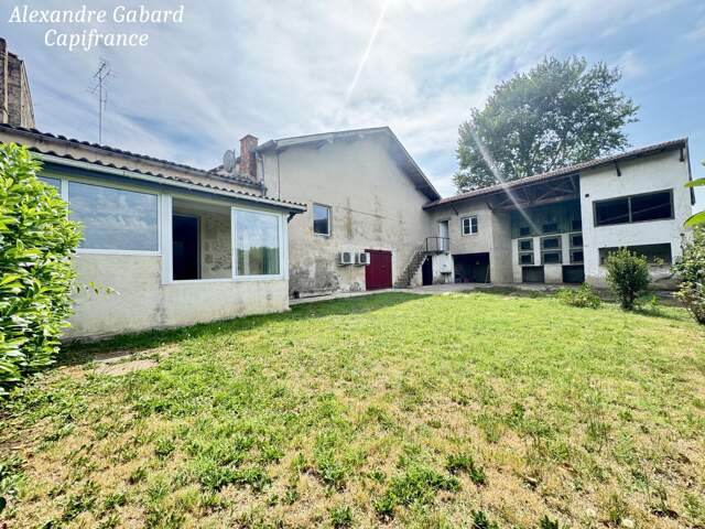 Maison en pierres - 3 chambres -  vaste jardin et grand garage — photo du bien