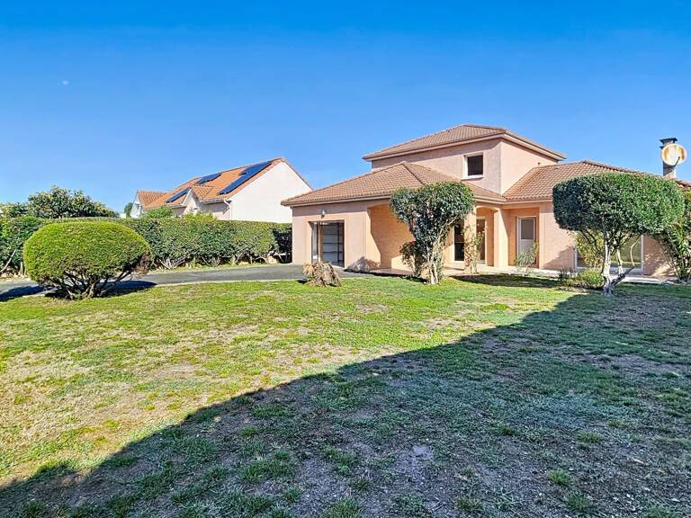 Maison à vendre 5 pièces, 4 chambres avec jardin et garage à LALOUBERE (65) — photo 1