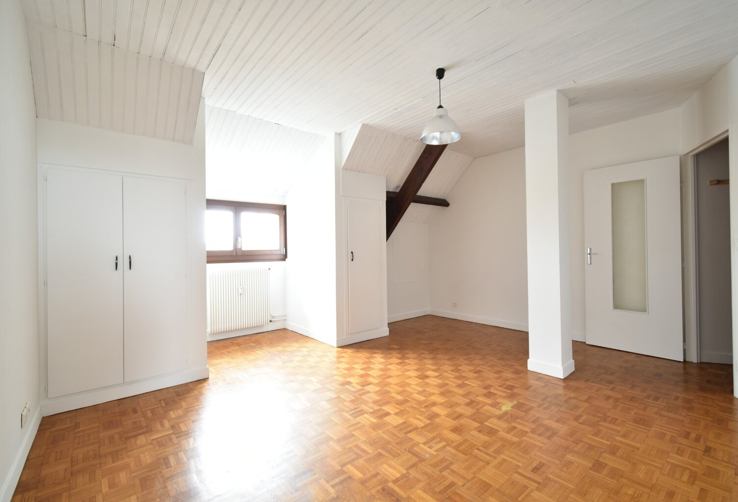 Appartement à louer 1 pièce - 27m² - quartier mairie centre ville de Reims — photo 1