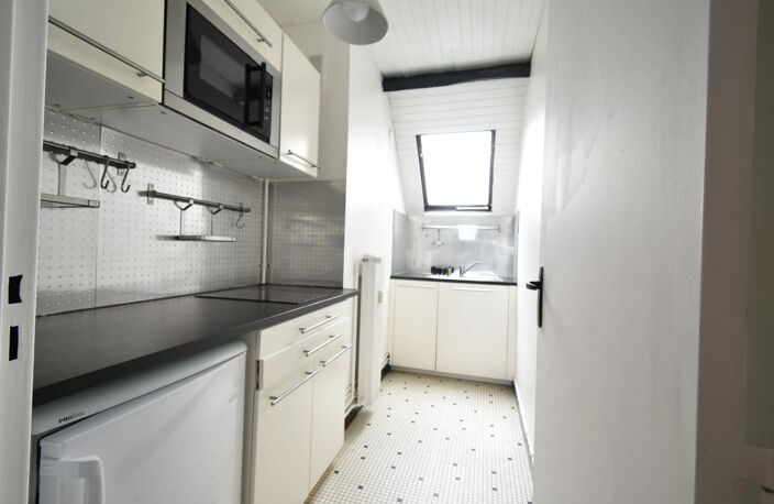 Appartement à louer 1 pièce - 27m² - quartier mairie centre ville de Reims — photo 5