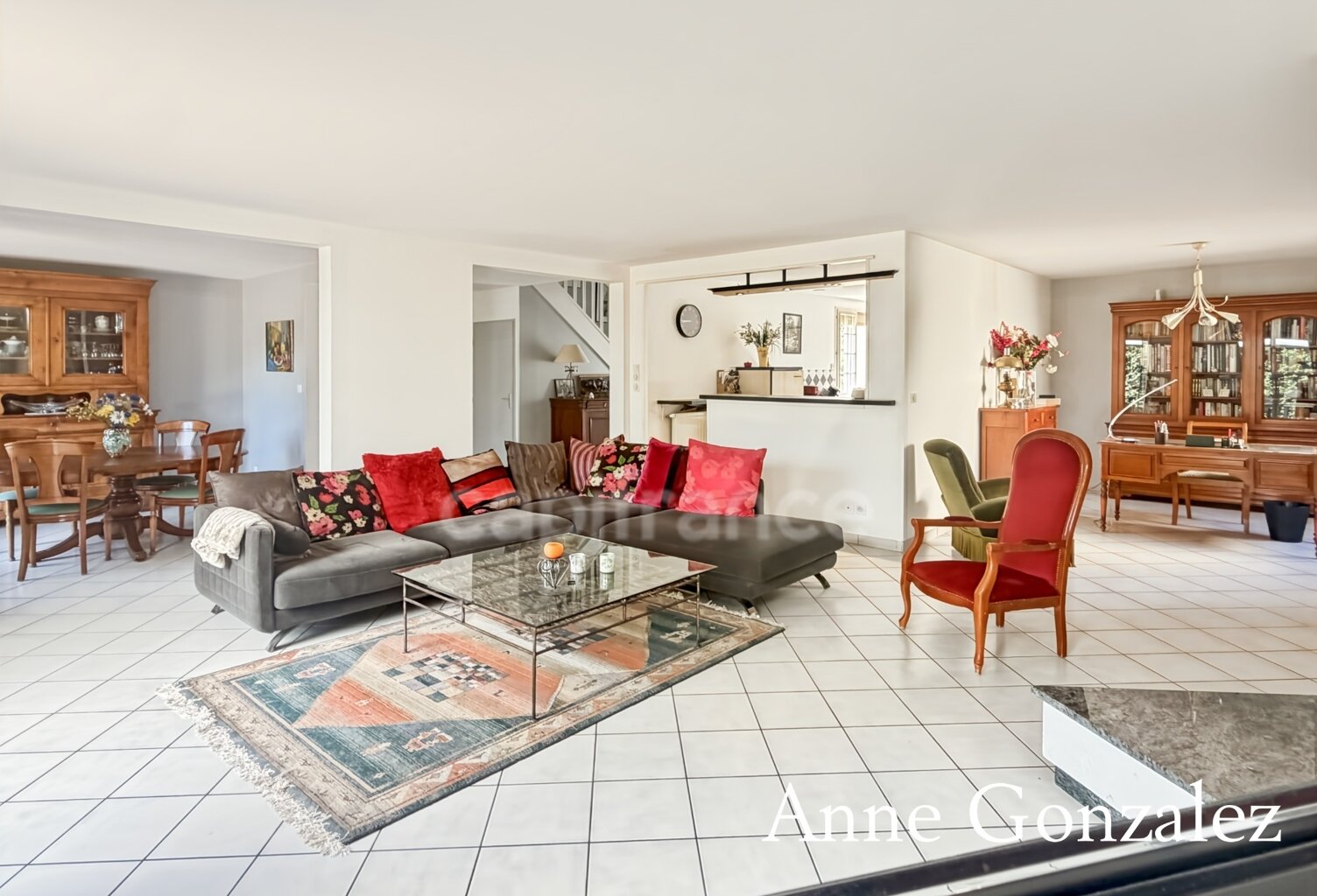 Saint Jean le Blanc, à 5 minutes d'Orleans dans un secteur privilégié etcherché à vendre grande maison familiale de 235 m2, 5 chambres, salle de jeux de 30 m2 garage double, jardin clos et abri — photo 1