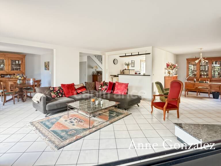 Saint Jean le Blanc, à 5 minutes d'Orleans dans un secteur privilégié etcherché à vendre grande maison familiale de 235 m2, 5 chambres, salle de jeux de 30 m2 garage double, jardin clos et abri — photo 1