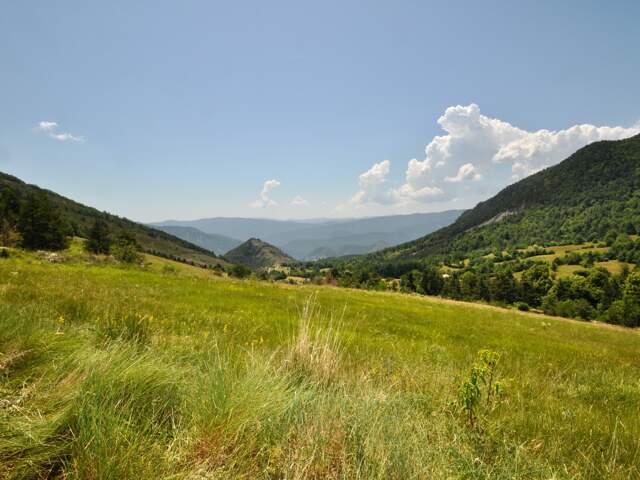 Dpt Alpes de Haute Provence (04), à vendre Proche ENTREVAUX Maison atypique sur 4 hectares, Vue panoramique — photo du bien