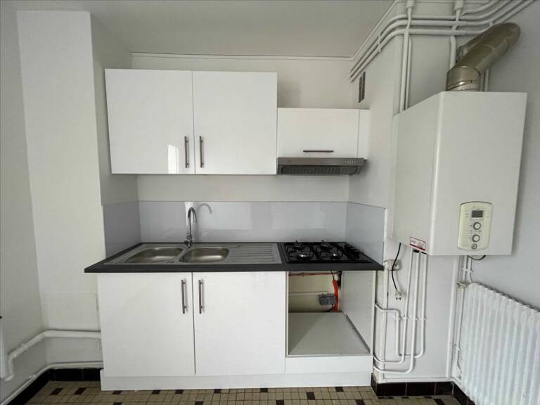 RIOM  T4 DE 71M² Res Le RUBIS — photo 1