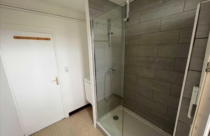 RIOM  T4 DE 71M² Res Le RUBIS — photo 2