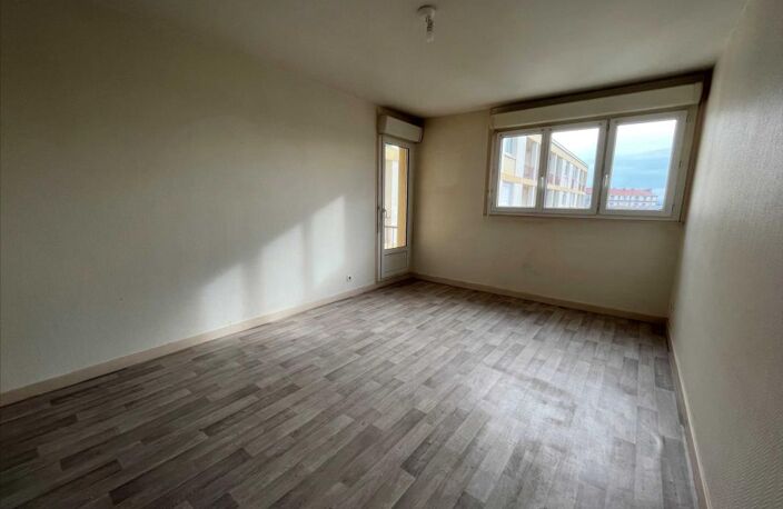 RIOM  T4 DE 71M² Res Le RUBIS — photo 3
