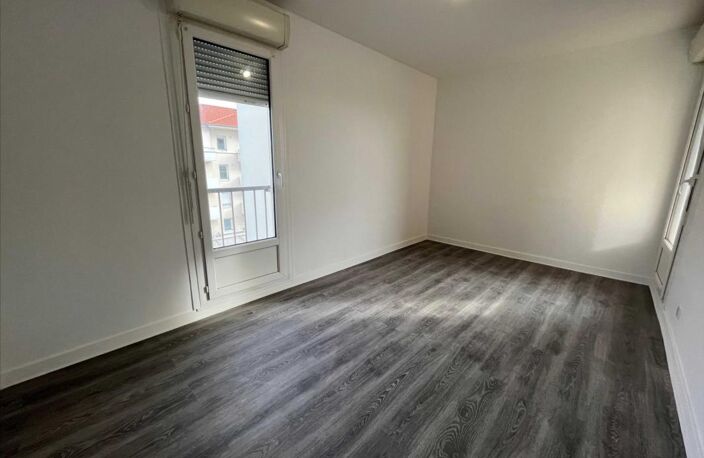 RIOM  T4 DE 71M² Res Le RUBIS — photo 5