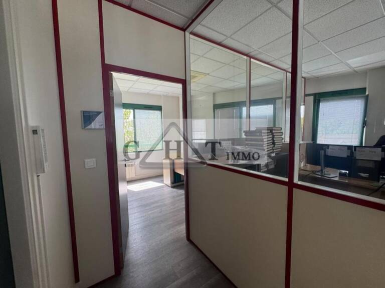 IMMEUBLE DE BUREAUX INDÉPENDANT — photo 1