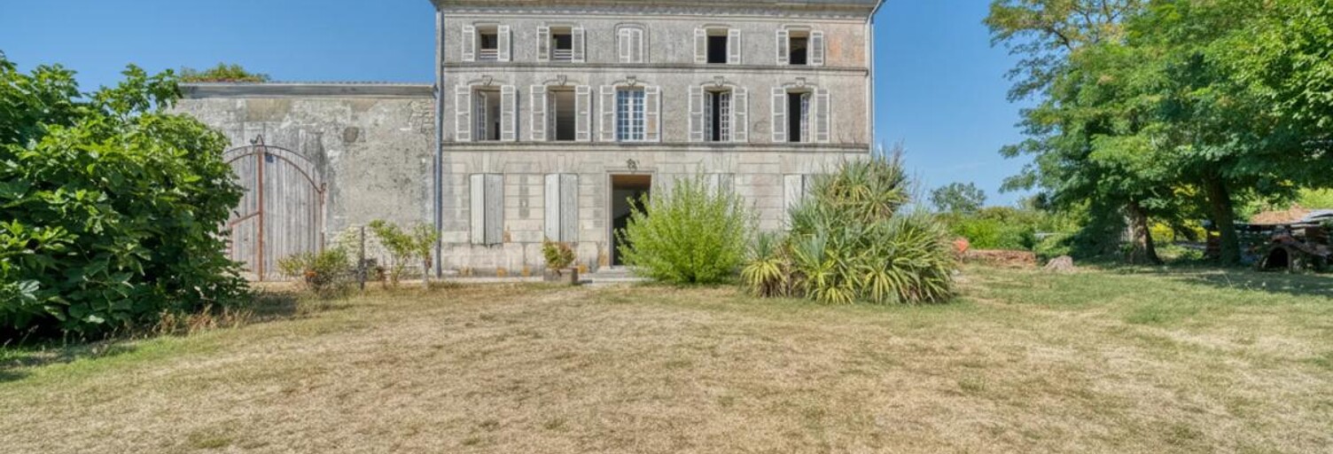 Maison 8 Pièces 244 m² à vendre à Saint-Sever-de-Saintonge (17800)