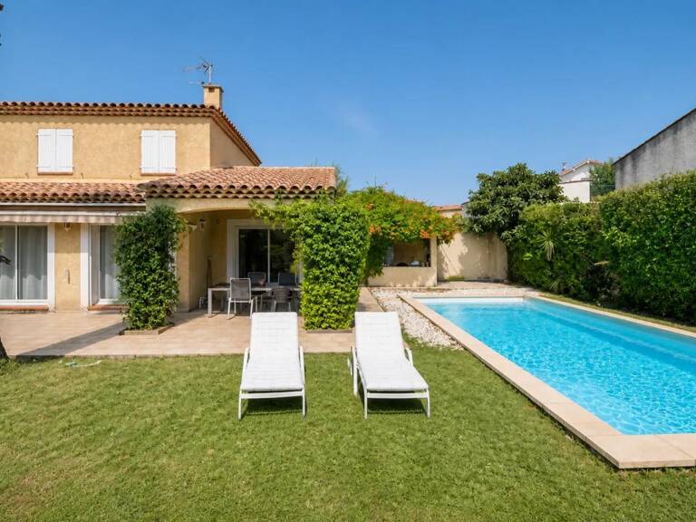 MAGNIFIQUE VILLA semi-récente avec PISCINE — photo 1
