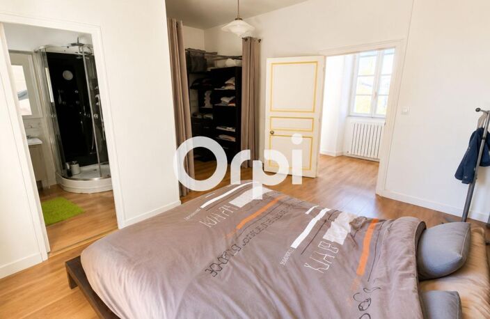 AIGREFEUILLE-D'AUNIS – Maison de caractère de 185 m² – 4 chambres – Cour – Cave – Fort potentiel — photo 5