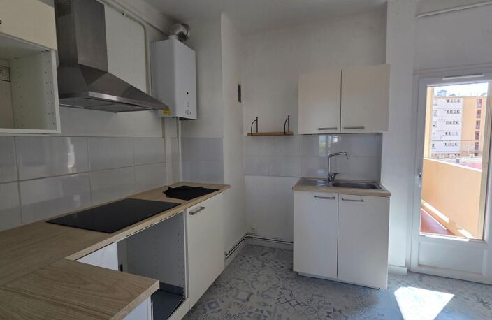 Appartement type 4 à vendre à La Seyne Sur Mer 83500 proche commerces et accès vers Toulon — photo 3