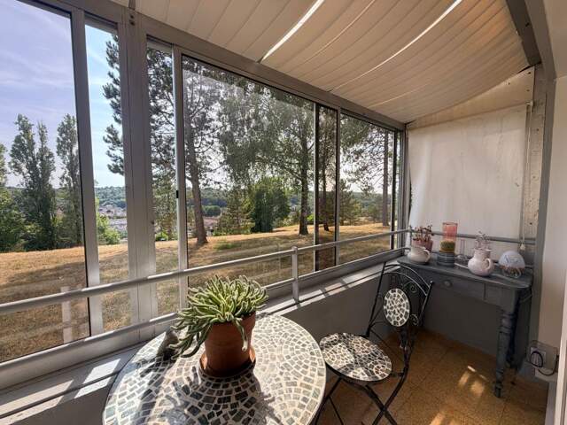 Appartement À Vendre — photo du bien