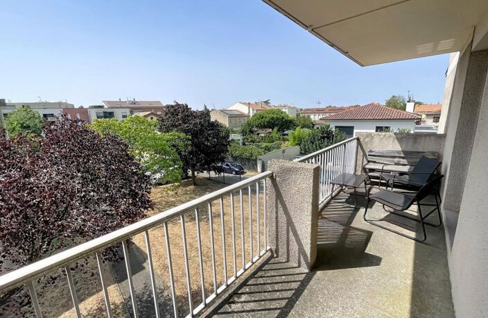 Toulouse, Minimes, à 200 m du métro Barrière de Paris Appartement terrasse, cave , parking À Vendre — photo 2