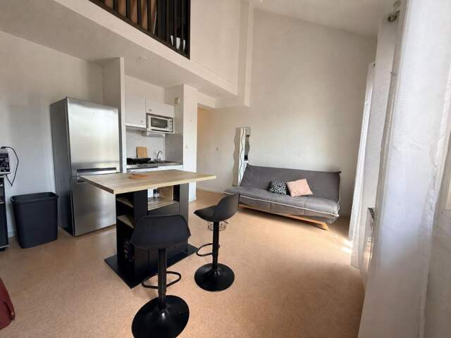 Appartement À Vendre — photo du bien