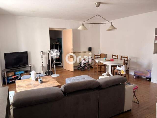 Appartement à vendre en centre-ville de MARENNES — photo du bien