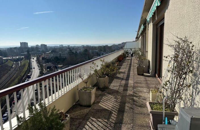 Dernier étage terrasse avec garage — photo 2