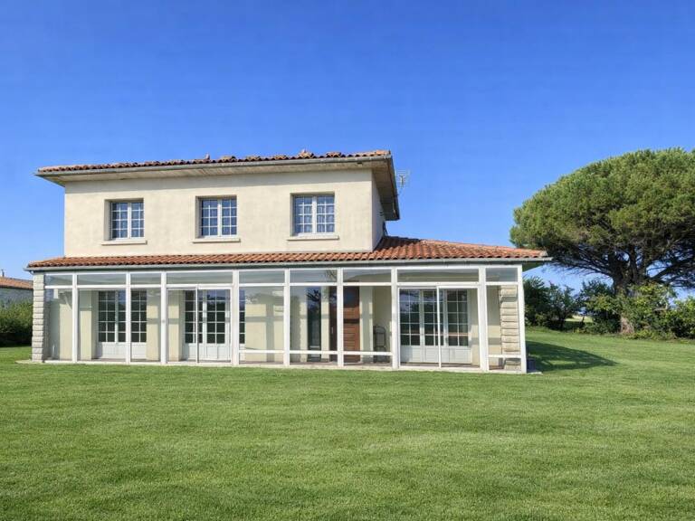 Maison avec chais et grand terrain — photo 1