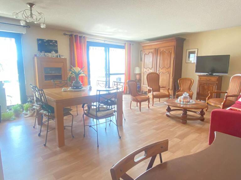 Bel appartement cossu, en dernier étage avec 20m² de terrasse, vue dégagée, 2 ch , celliers et cave — photo 1