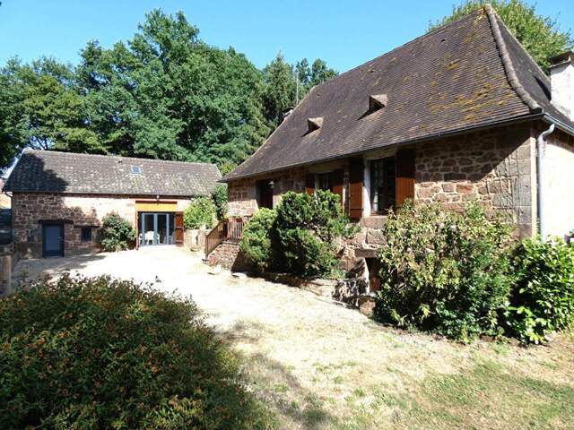 Ensemble de 2 maisons / piscine / terrain + 2 hectares — photo du bien
