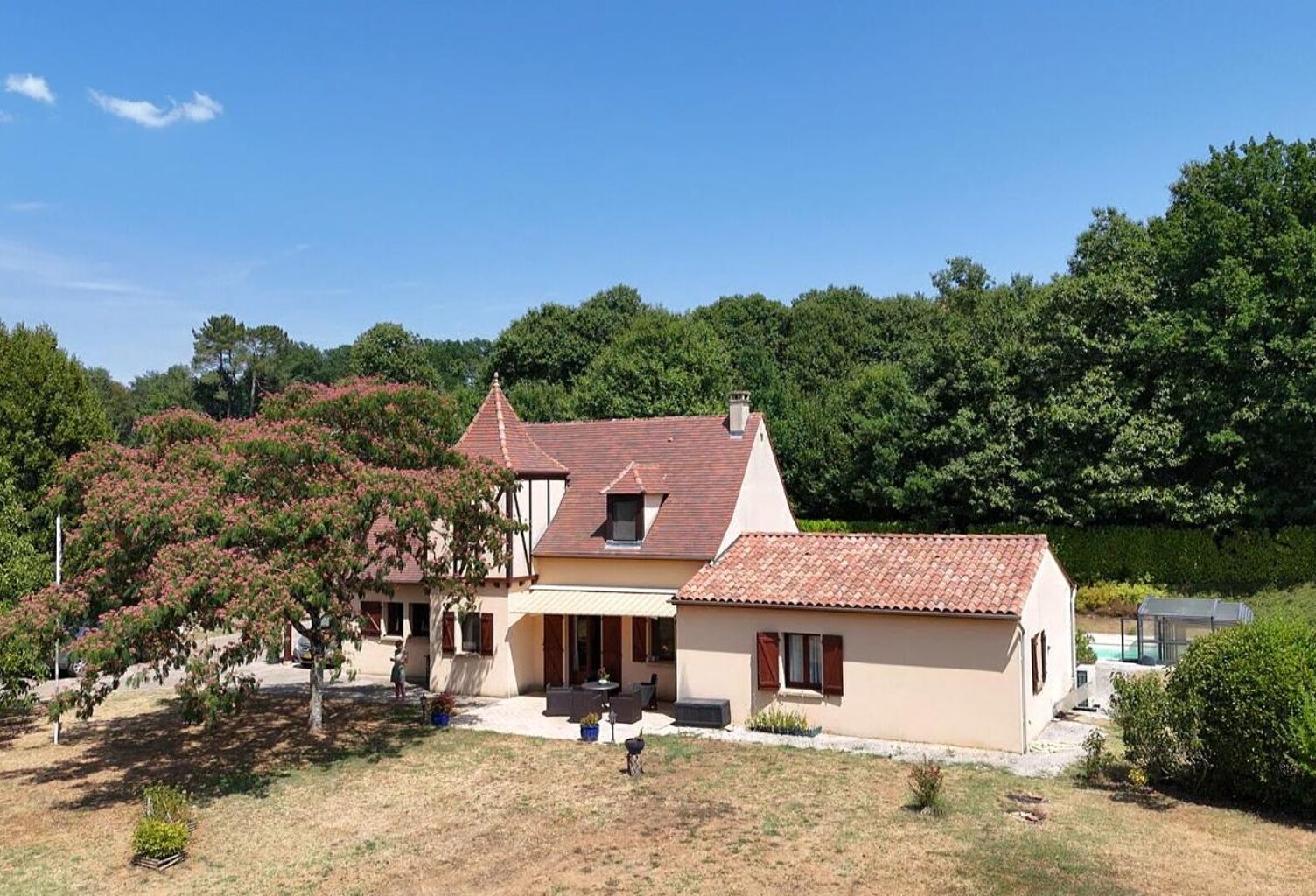 Belle maison contemporaine avec 5 chambres et piscine — photo 1