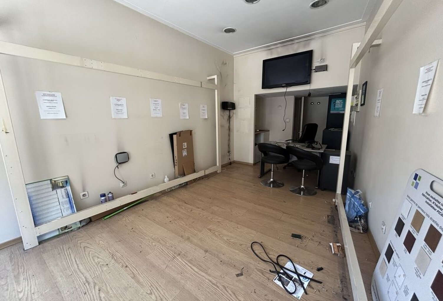MURS COMMERCIAUX / 21,80 m² / COURS LIEUTAUD / MARSEILLE 13006 — photo 1