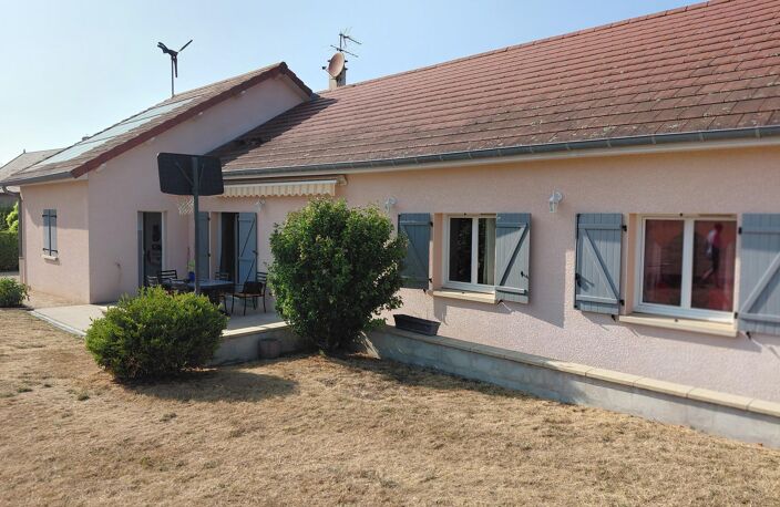 Vente maison 7 pièces 166 m² Briennon (42720) — photo 2
