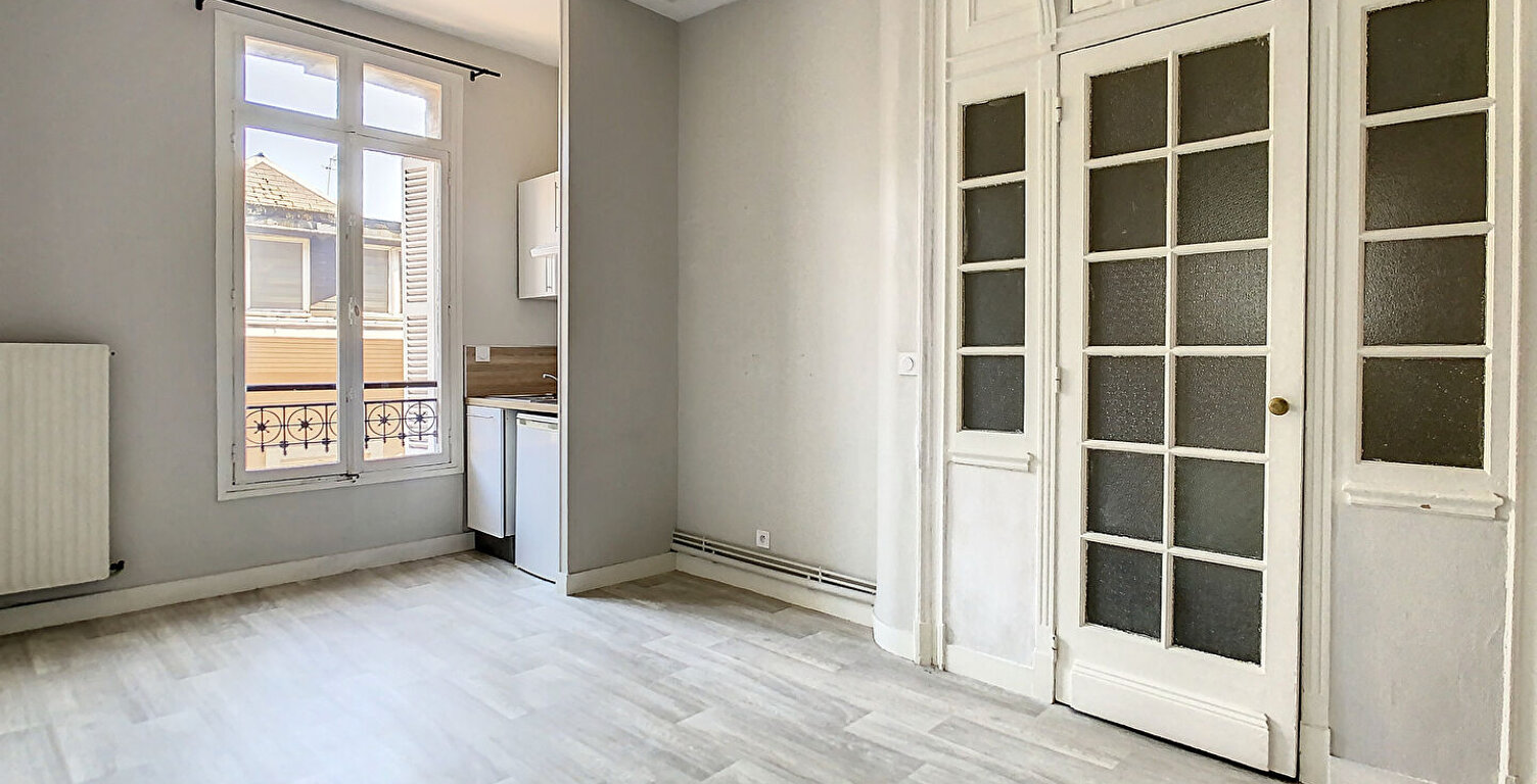 ROUEN RUE JEANNE D'ARC — photo 1