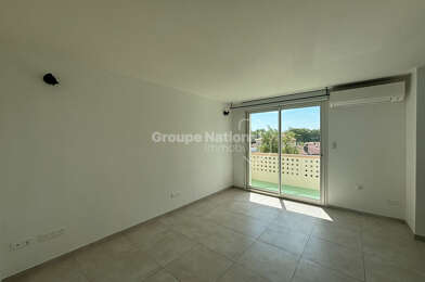 Appartement 3 pièces 742 €