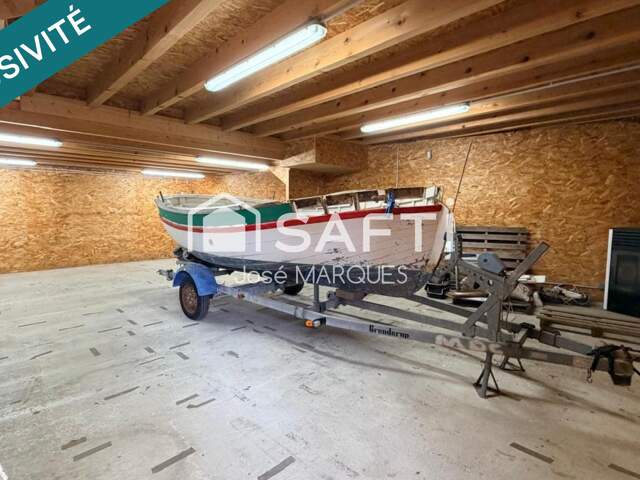 ZA Cogolin local commercial 150m² + préau 65m² — photo du bien
