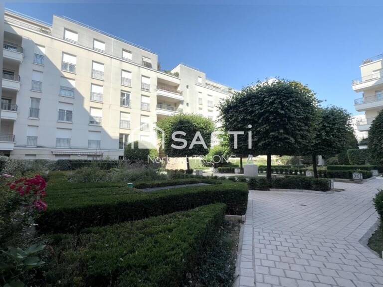 73M2 - SEJOUR - CUISINE - 2 CHAMBRES - SDB - LOGGIA - BALCON - CAVE - PARKING — photo 1