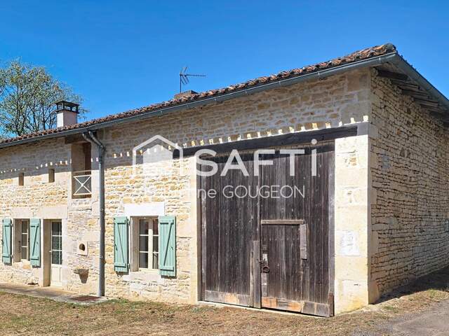 Charentaise de caractères du XVIII siècle -  223 m² - 5 chambres — photo du bien
