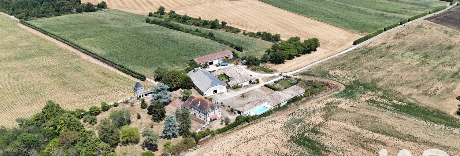 Maison 20 Pièces 478 m² à vendre à Saint-Hilaire-du-Bois (17500)
