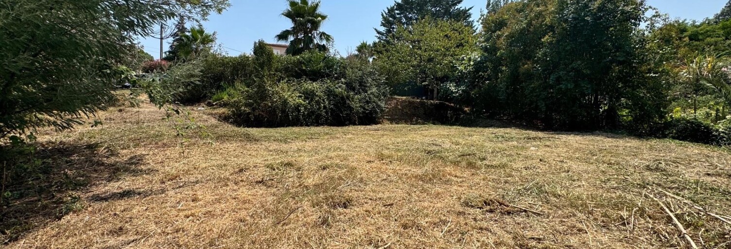 Terrain  740 m² à vendre à La Roquette-sur-Siagne (06550)