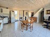 CHARMANTE MAISON EN PIERRE LUMINEUSE , 3 CHAMBRES ,PRÉAU,GARAGE ET ÉCURIE — photo 4