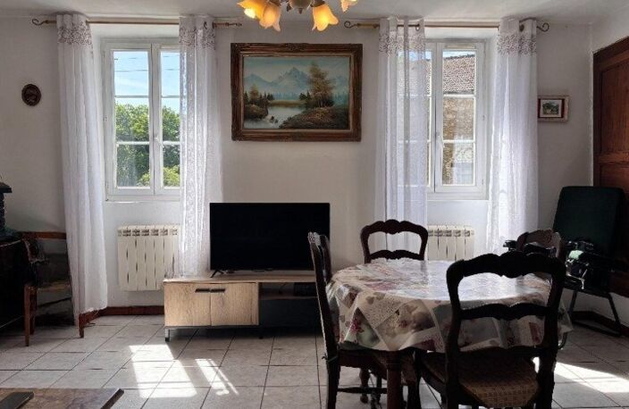 Maison mitoyenne en pierre, terrain et dépendance — photo 2