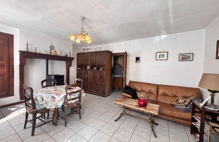 Maison mitoyenne en pierre, terrain et dépendance — photo 3