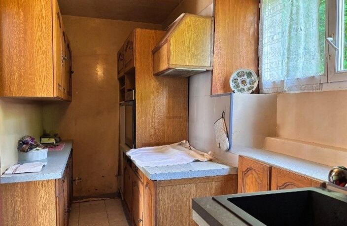 Maison mitoyenne en pierre, terrain et dépendance — photo 4