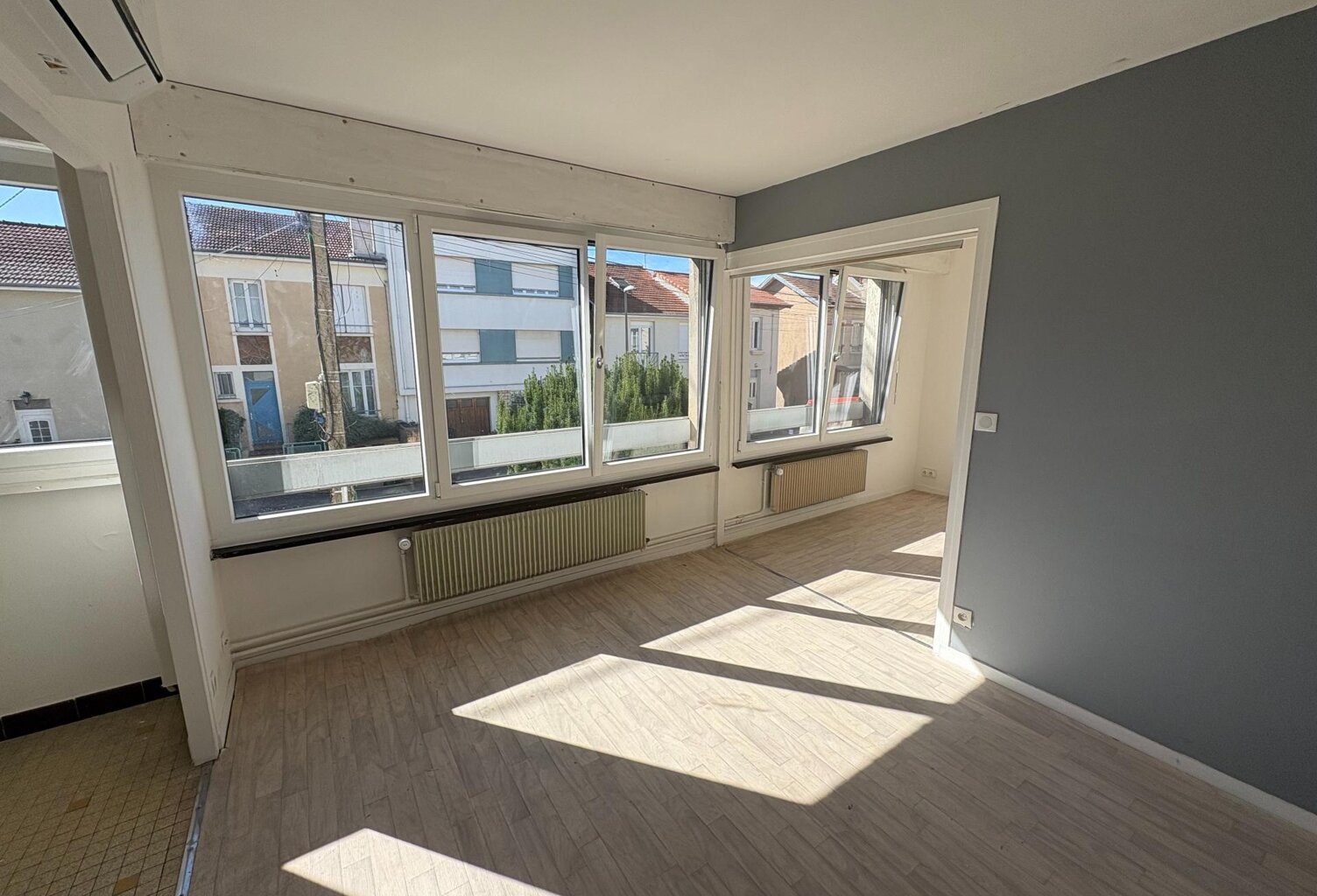 T2 idéal pour étudiant ou investisseur/ climatisation !!! / fenêtres double vitrage neuves / Dpe après travaux D !!! — photo 1