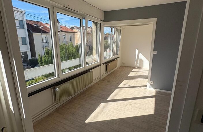 T2 idéal pour étudiant ou investisseur/ climatisation !!! / fenêtres double vitrage neuves / Dpe après travaux D !!! — photo 2