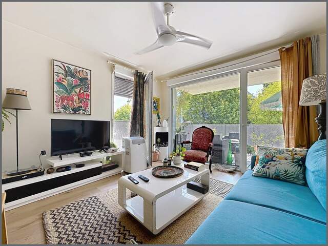 T2 RÉCENT AVEC GRAND BALCON ET PARKING ! — photo du bien