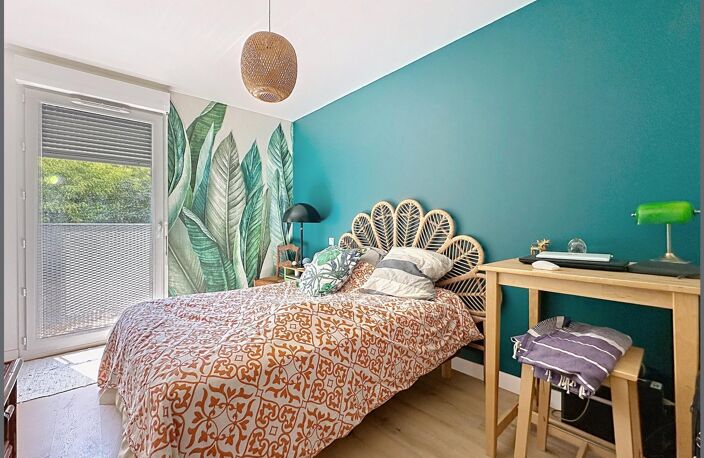 T2 RÉCENT AVEC GRAND BALCON ET PARKING ! — photo 3