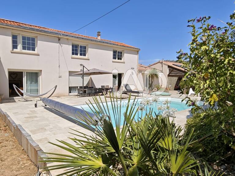 Vente Maison/villa 9 pièces — photo 1