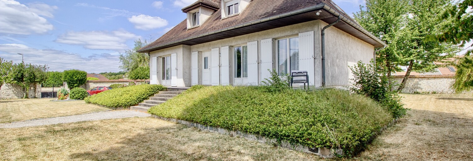 Maison 8 Pièces 240 m² à vendre à La Chapelle-en-Serval (60520)