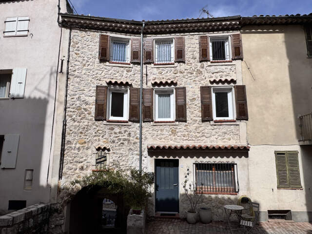 BOUYON, Belle maison de village 4 pièces — photo du bien