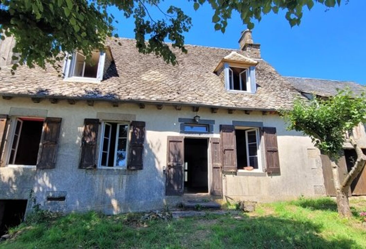 Maison en pierre de 5 pièces principales — photo 1